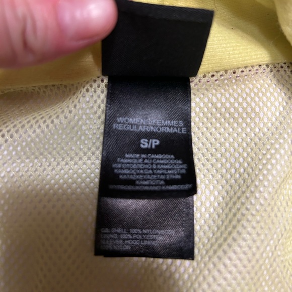 Northface Wind Breaker - Picture 5 of 6